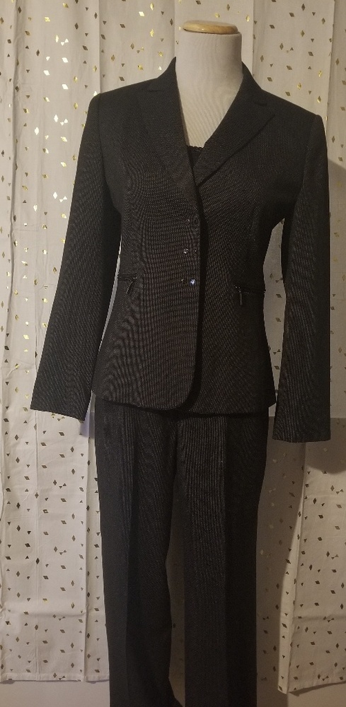 TAHARI 2-piece tailored pant suit